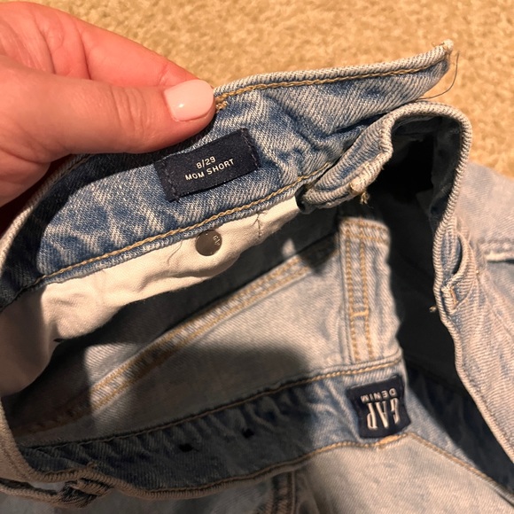 Gap light denim mom short size 8 - Picture 5 of 5